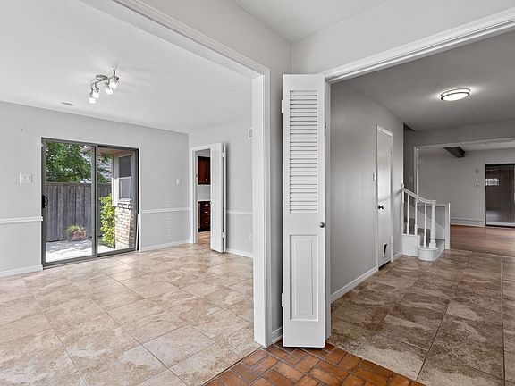 2nd image of 10510 Ravenscroft Dr