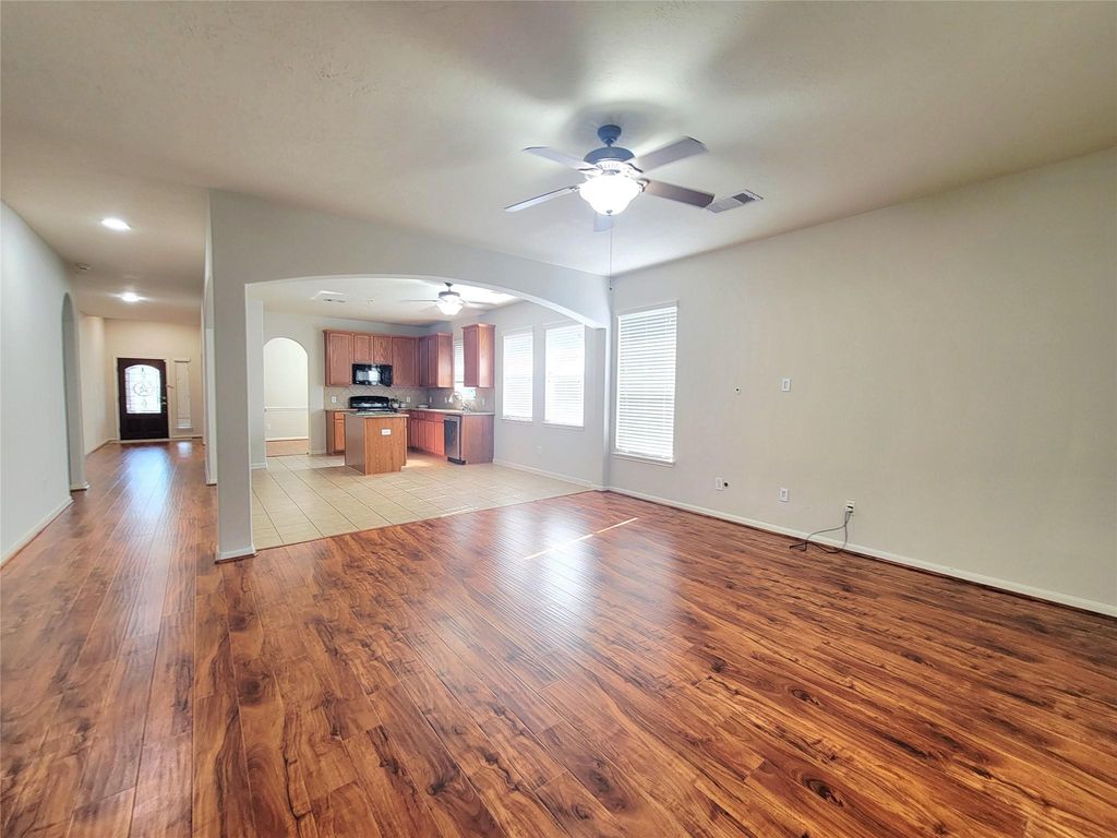 8811 Henrico Ln, Rosenberg, TX - View 6