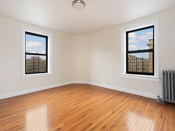 5th image of 370 Fort Washington Ave APT 404