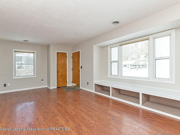 5th image of 1640 Ann St