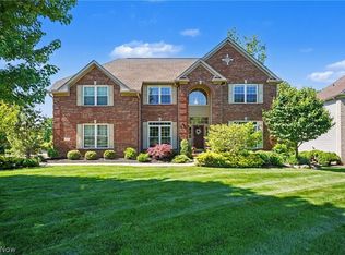 975 W Parkway Blvd, Aurora, OH 44202