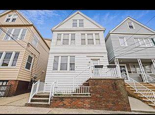 130 W 21st St #1, Bayonne, NJ 07002
