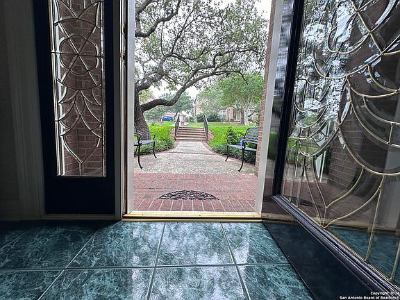 4th image of 21902 SOMERTON LN