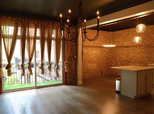 1647 W Pratt Blvd, Chicago, IL 60626