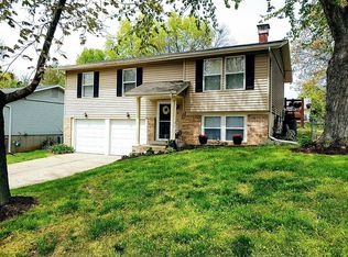 8 River Bluff Dr, Saint Peters, MO