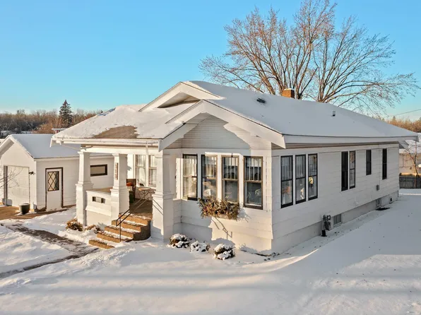 313 5th St, Moose Lake, MN 55767