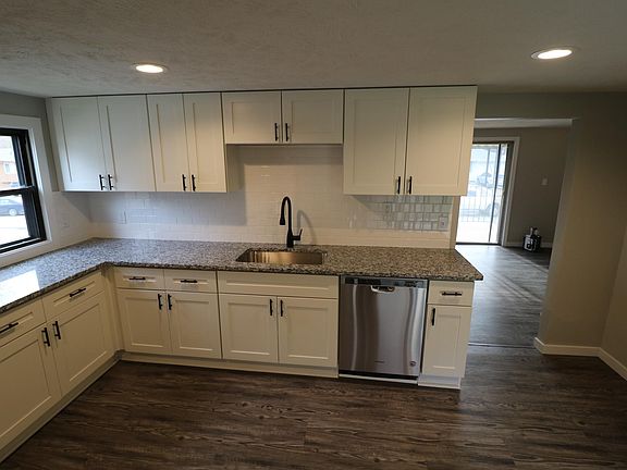 2nd image of 7614 Teal St