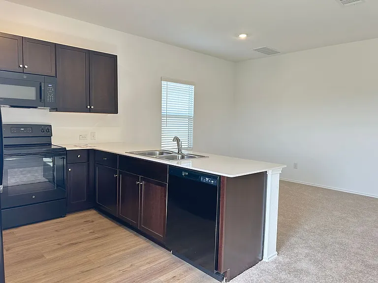 876 Rancho Del Cielo Loop — Photo 10