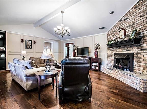 4th image of 800 Sylvan Dr