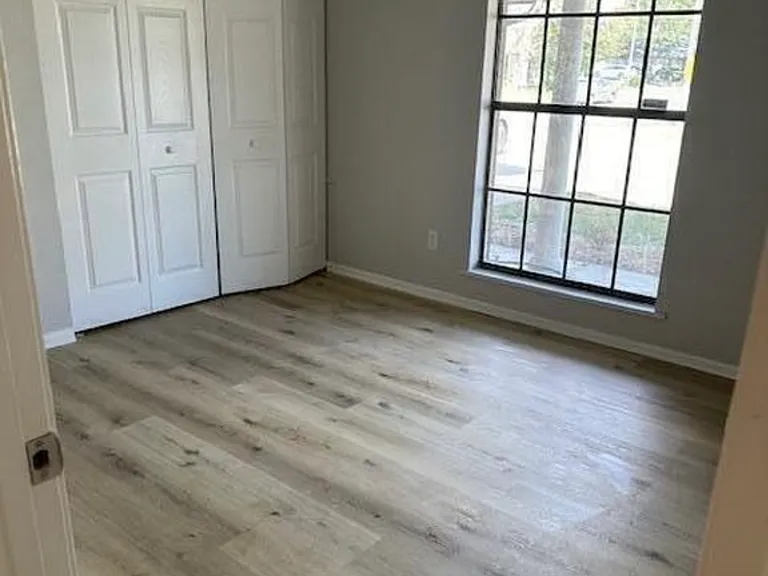 201 Castle Row — Photo 10