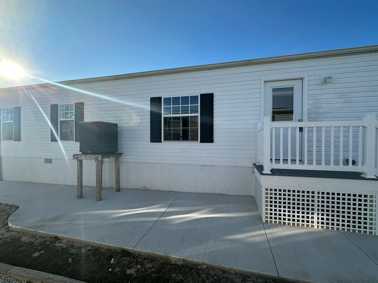 3 bed, 1184 sqft, $2,200 — Photo 3
