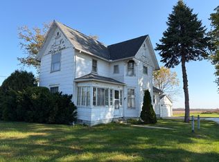 8596 Hoover Rd, Rock Falls, IL 61071