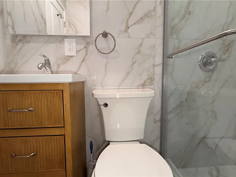 49 Seyfried Ave — Photo 9