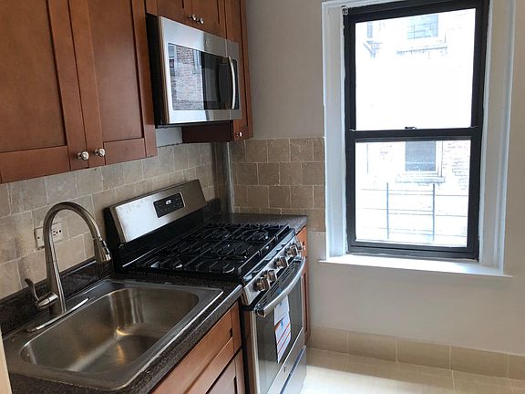 2nd image of 911 McLean Ave APT C2