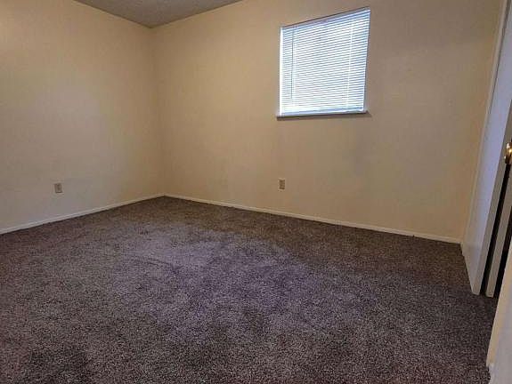 5th image of 735 S Jackson St APT 11