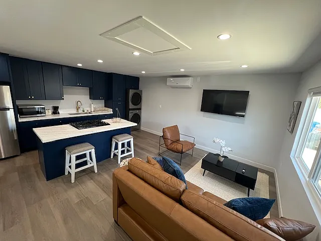 3561 S Cochran Ave — Photo 8