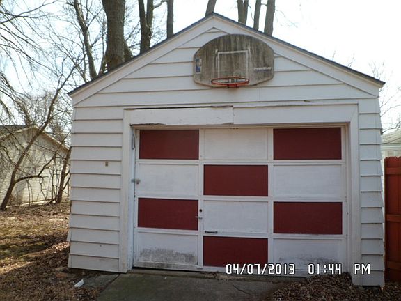 2nd image of 518 W McKee St