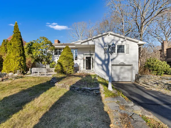 4 Fulmore Drive, Waterford, CT 06385