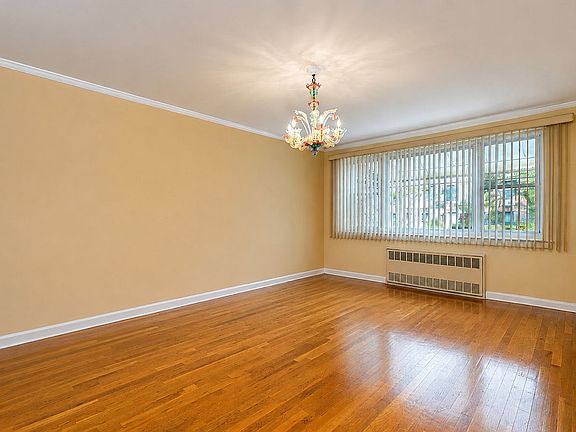5th image of 2534 W 2nd St