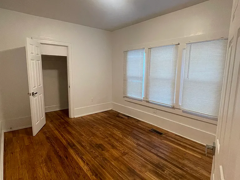 2211 Gladstone St #1 — Photo 10