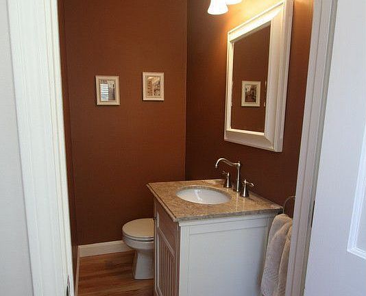1st Floor Bath