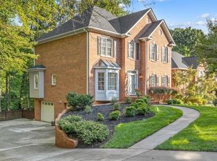 5001 Mayberry Ln, Winston Salem, NC 27106