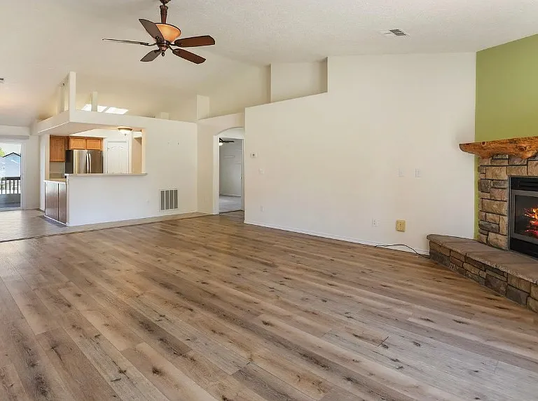 538 W Palmer Dr — Photo 4