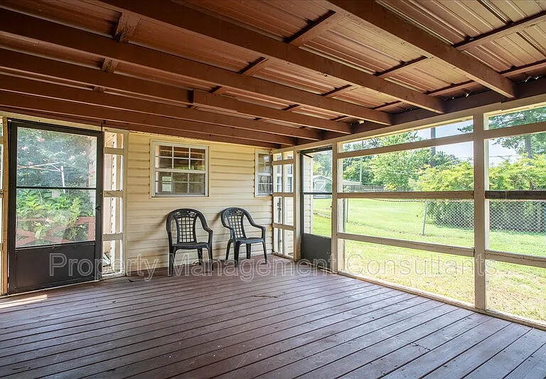 2524 Chickasaw Dr — Photo 22