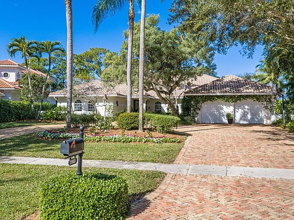 2nd image of 2865 Banyan Boulevard Circle NW