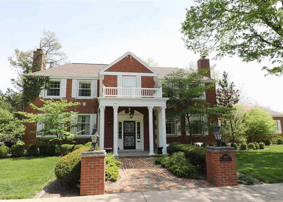 1st image of 3908 N Pinehurst Ct
