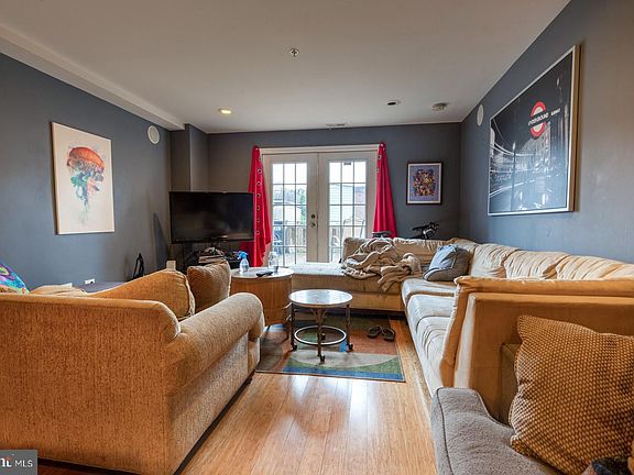 2nd image of 530 E Girard Ave #2