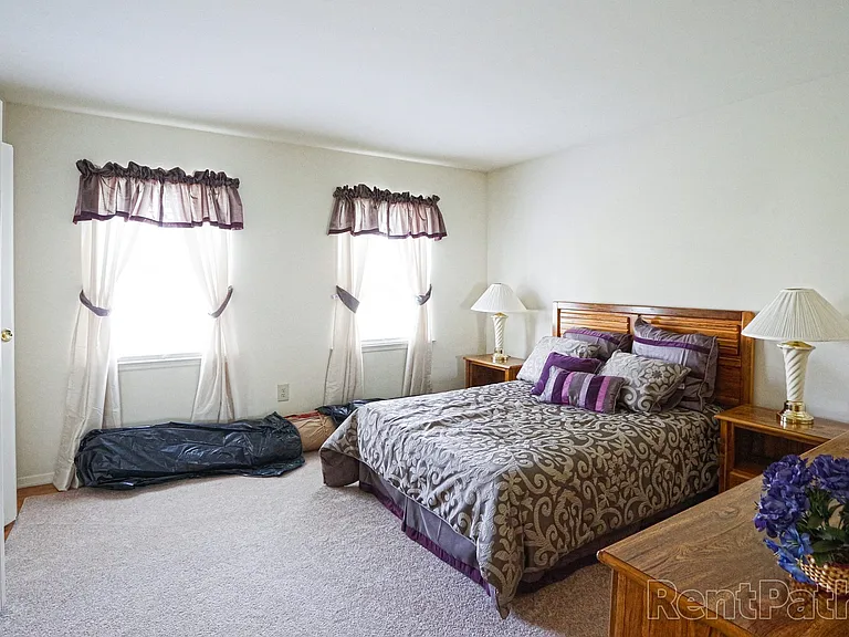 Wakefield Manor — Photo 17