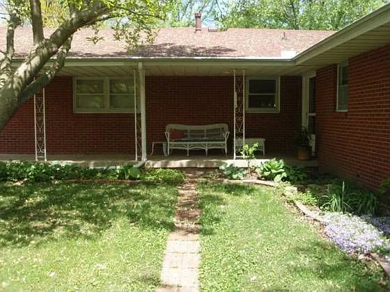 1902 Shelly Ct photo 1