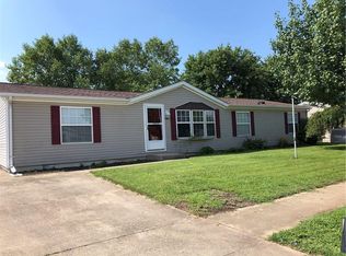 4688 W Ridge Dr, Columbus, IN 47203