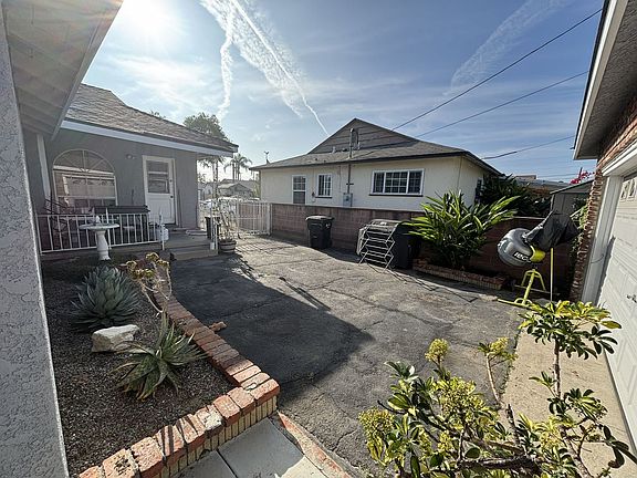 3rd image of 12223 Sunnybrook Ln