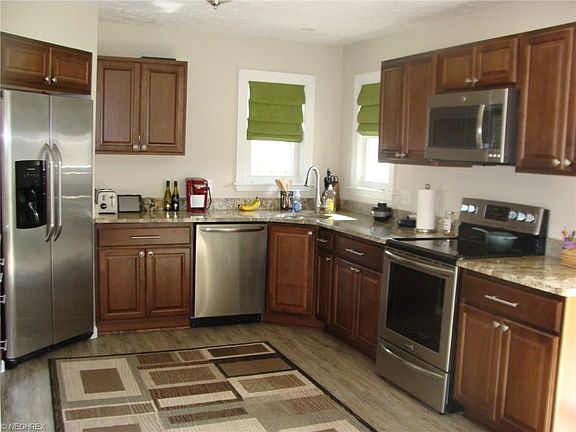5th image of 3886 Canterbury Dr