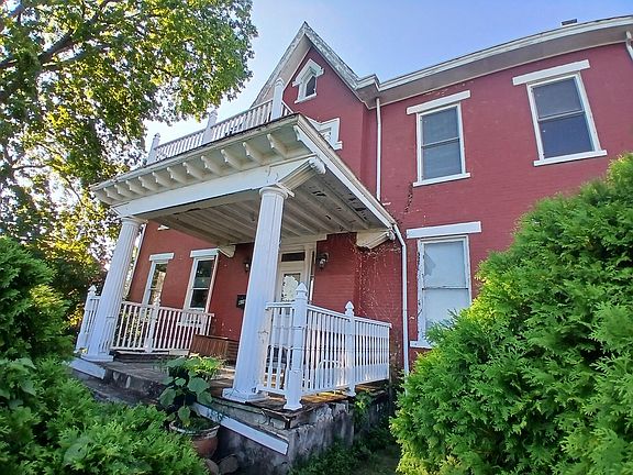 2nd image of 1026 E Mound St