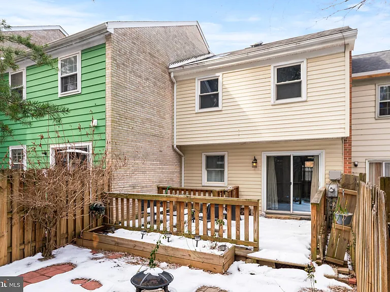 2053 Mayflower Dr — Photo 46