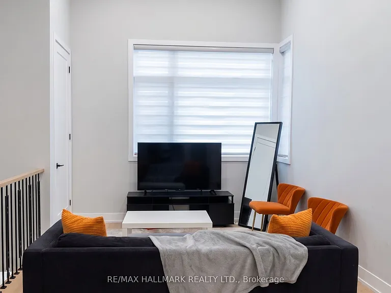 5 Norbury Cres — Photo 6