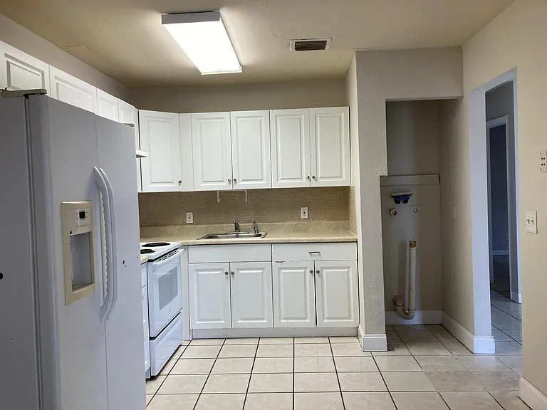 6124 Lincoln St #N — Photo 3