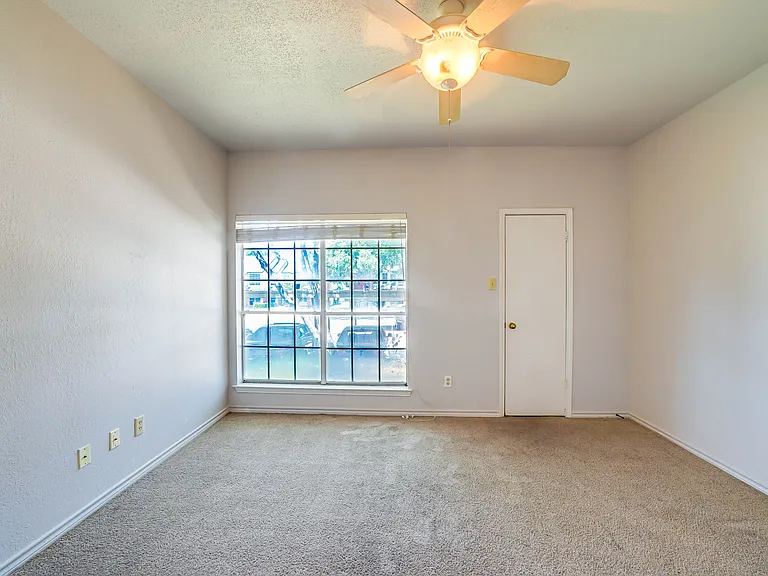 3550 Country Square Dr #409 — Photo 11