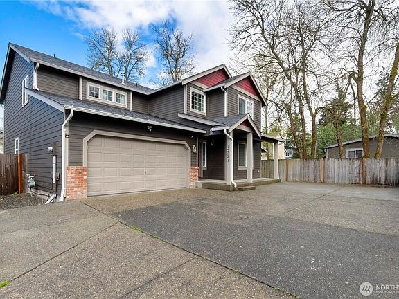 3rd image of 15121 67th Avenue E