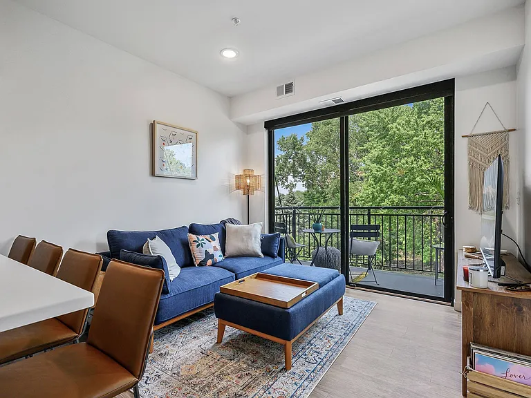 Sawyer Apartments — Photo 12