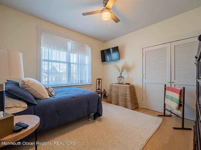 128 Park Ave — Photo 17