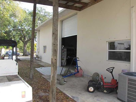 3rd image of 145 11th Pl SW