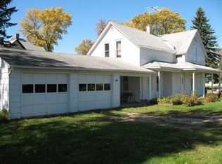 314 W 3rd St, Larimore, ND 58251