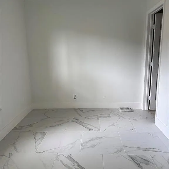 501 SW 83rd Ave — Photo 6