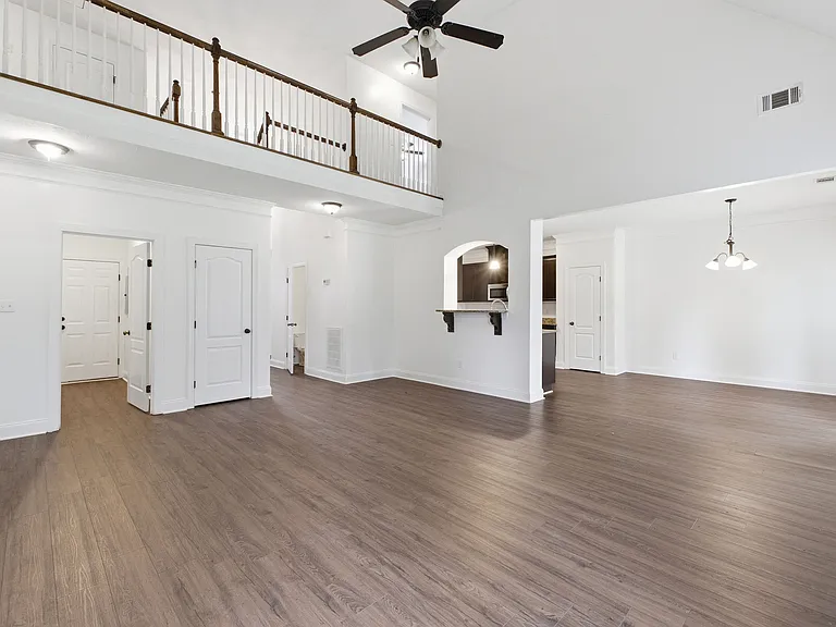 8017 Battle St — Photo 9