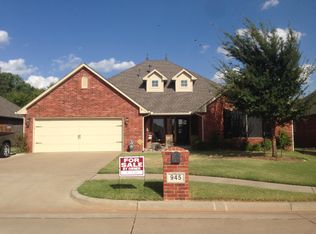 945 Regal Rd, Yukon, OK 73099