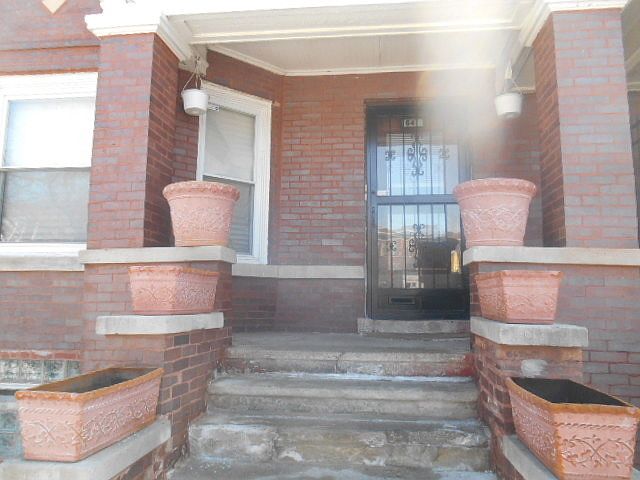 2nd image of 641 N Monticello Ave